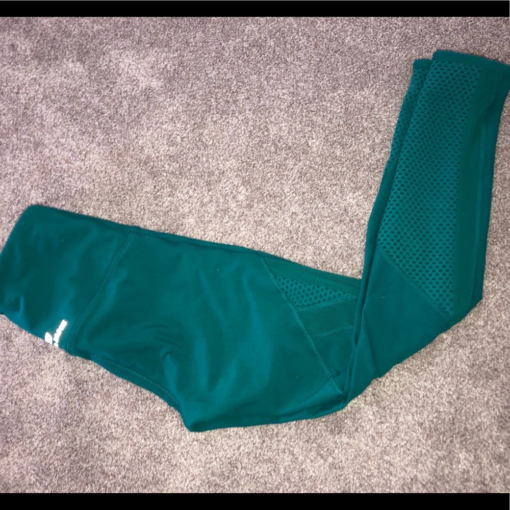 LIMITED ADDITION LORNA JANE PANTS ( worn once )